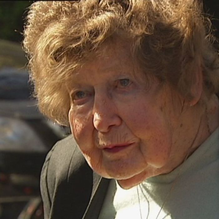 Vale – Lady April Hamer